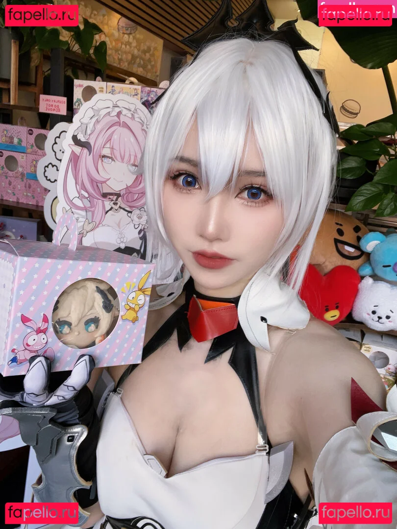 Rakukoooo Onlyfans Photo Gallery 