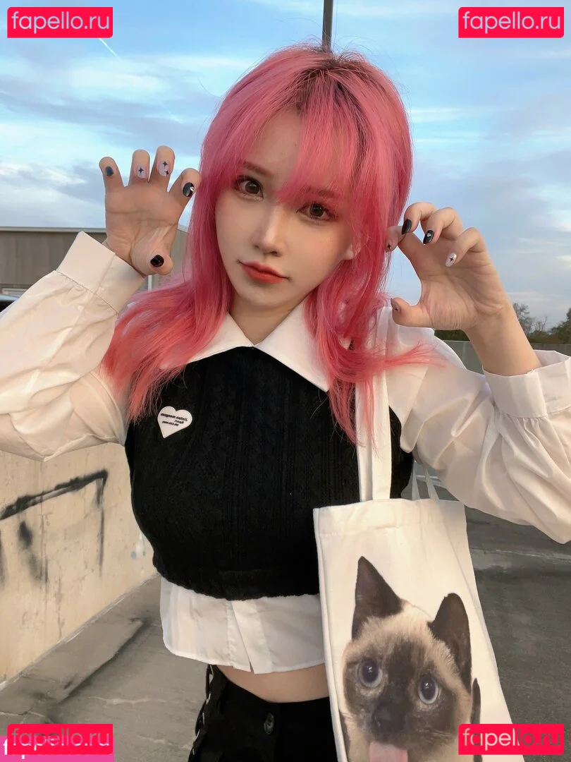 Rakukoooo Onlyfans Photo Gallery 