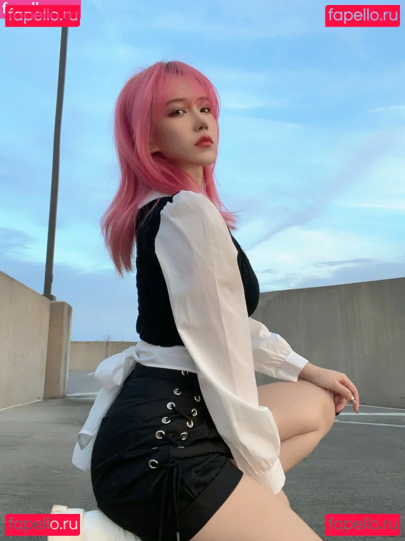 Rakukoooo Onlyfans Photo Gallery 