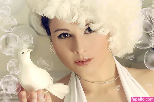 Chloe Vevrier Onlyfans Photo Gallery 