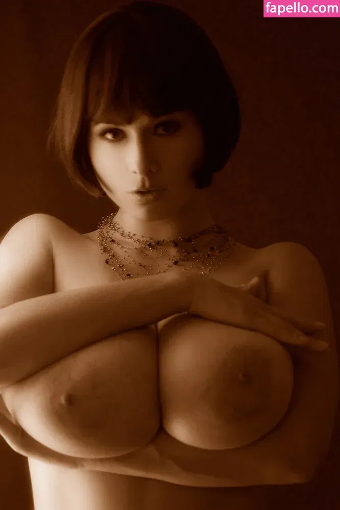 Chloe Vevrier Onlyfans Photo Gallery 