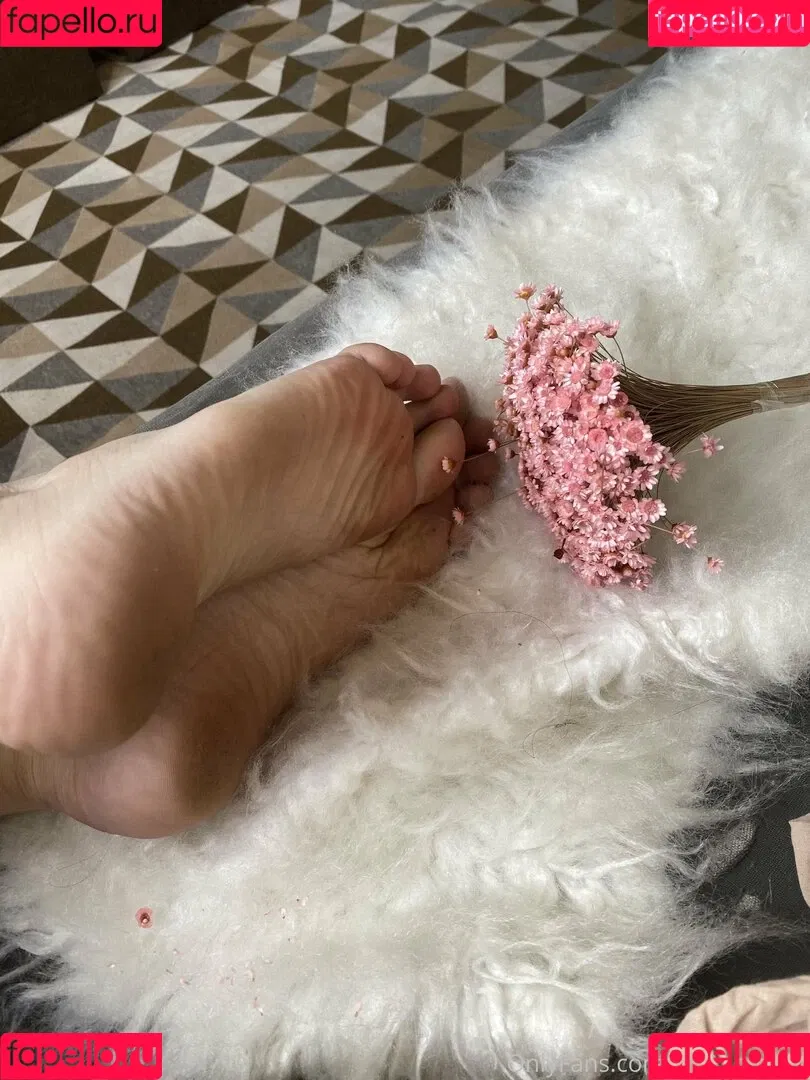 melyasminn Onlyfans Photo Gallery 