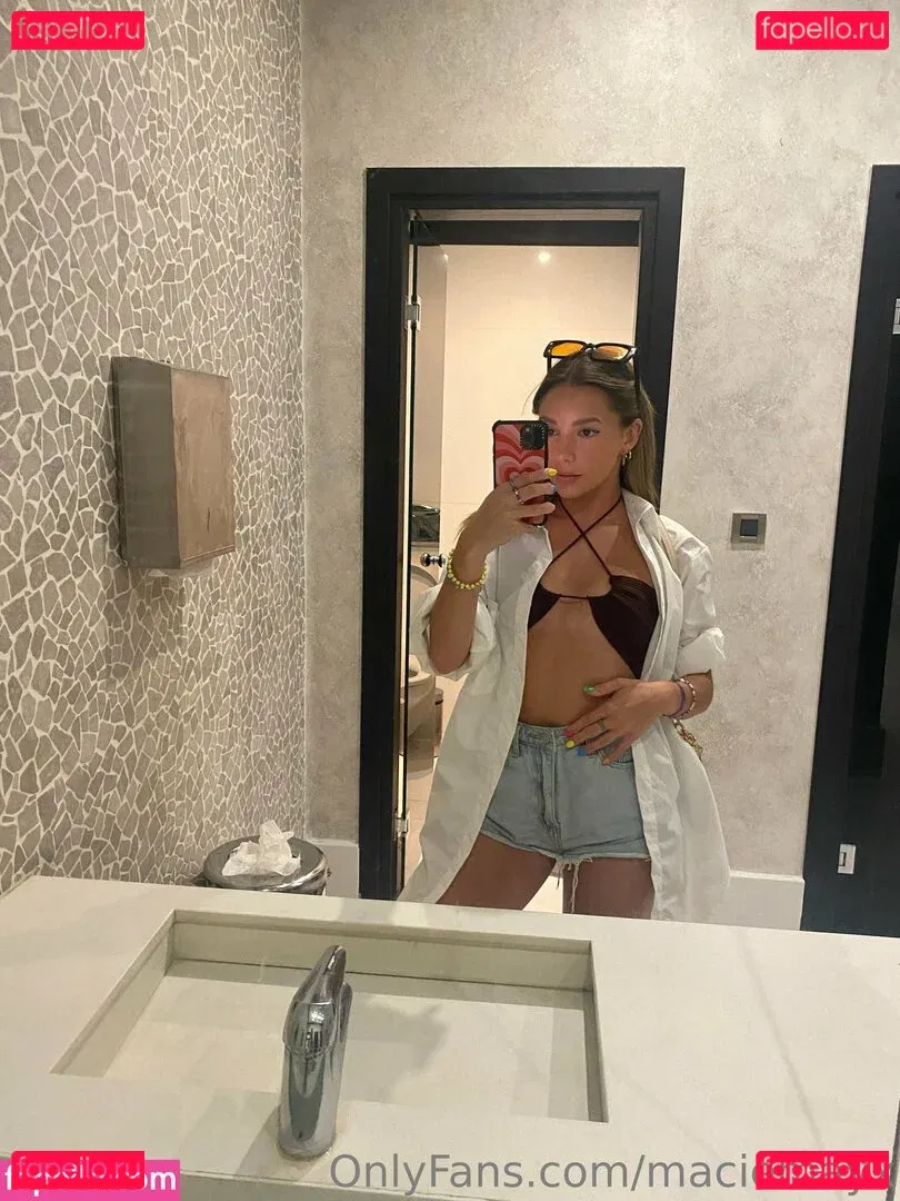 maciemayx Onlyfans Photo Gallery 