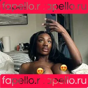EveyAminey Onlyfans Photo Gallery 