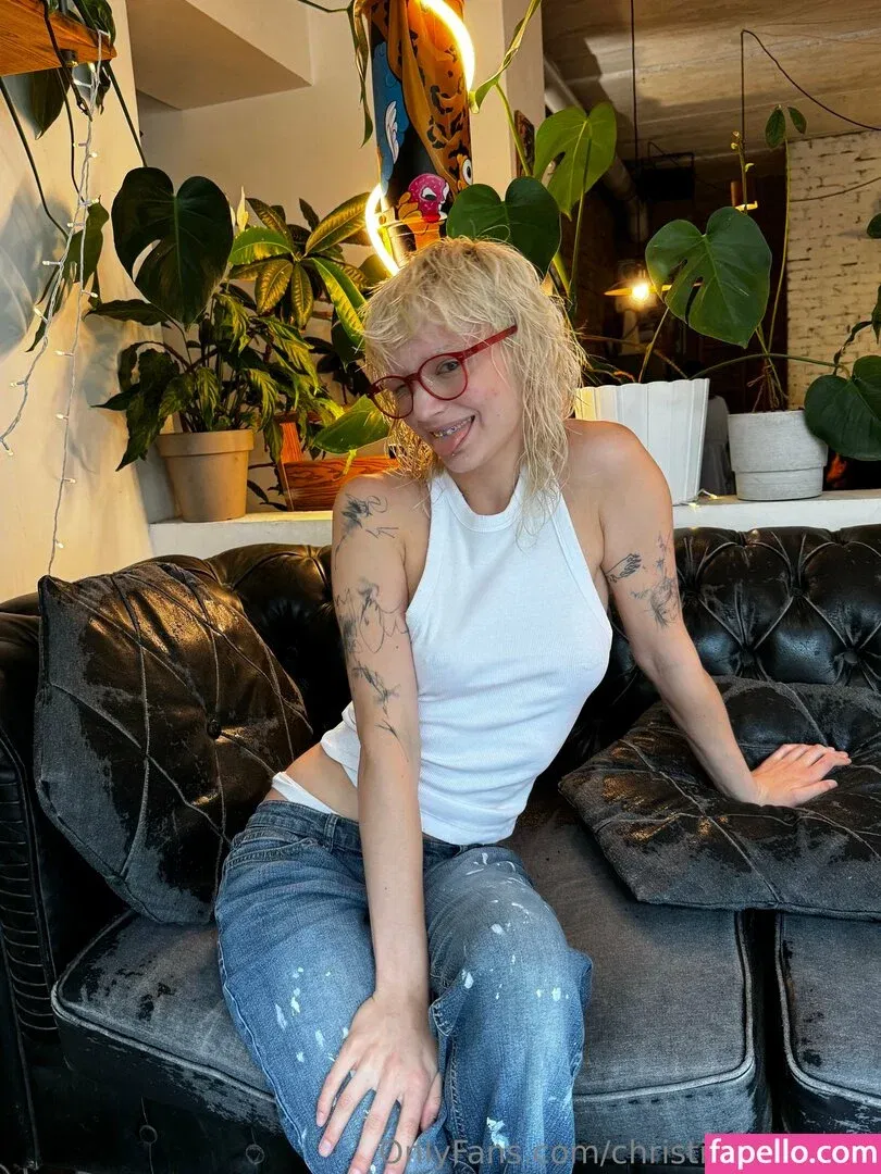 christivovk_nude Onlyfans Photo Gallery 