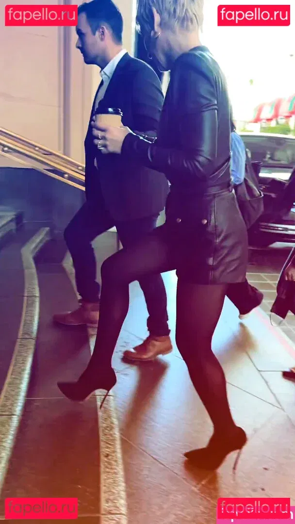 Evangeline Lilly Onlyfans Photo Gallery 