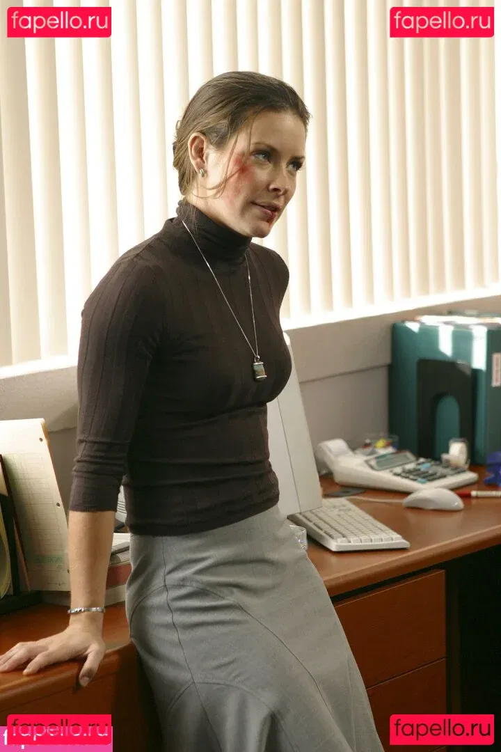 Evangeline Lilly Onlyfans Photo Gallery 