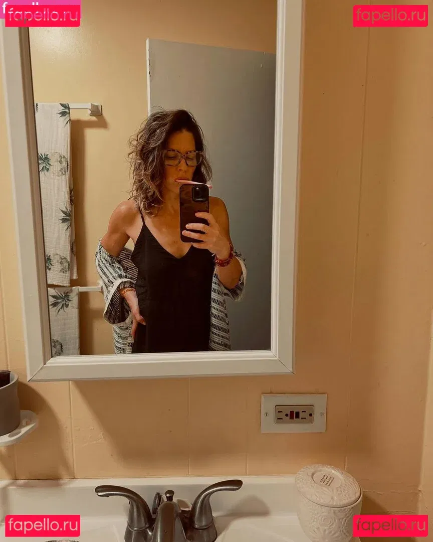 Evangeline Lilly Onlyfans Photo Gallery 