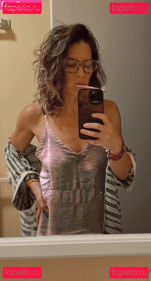 Evangeline Lilly Onlyfans Photo Gallery 