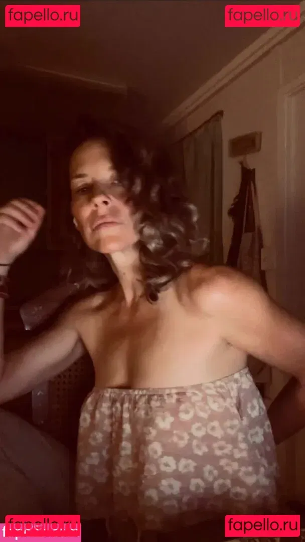 Evangeline Lilly Onlyfans Photo Gallery 