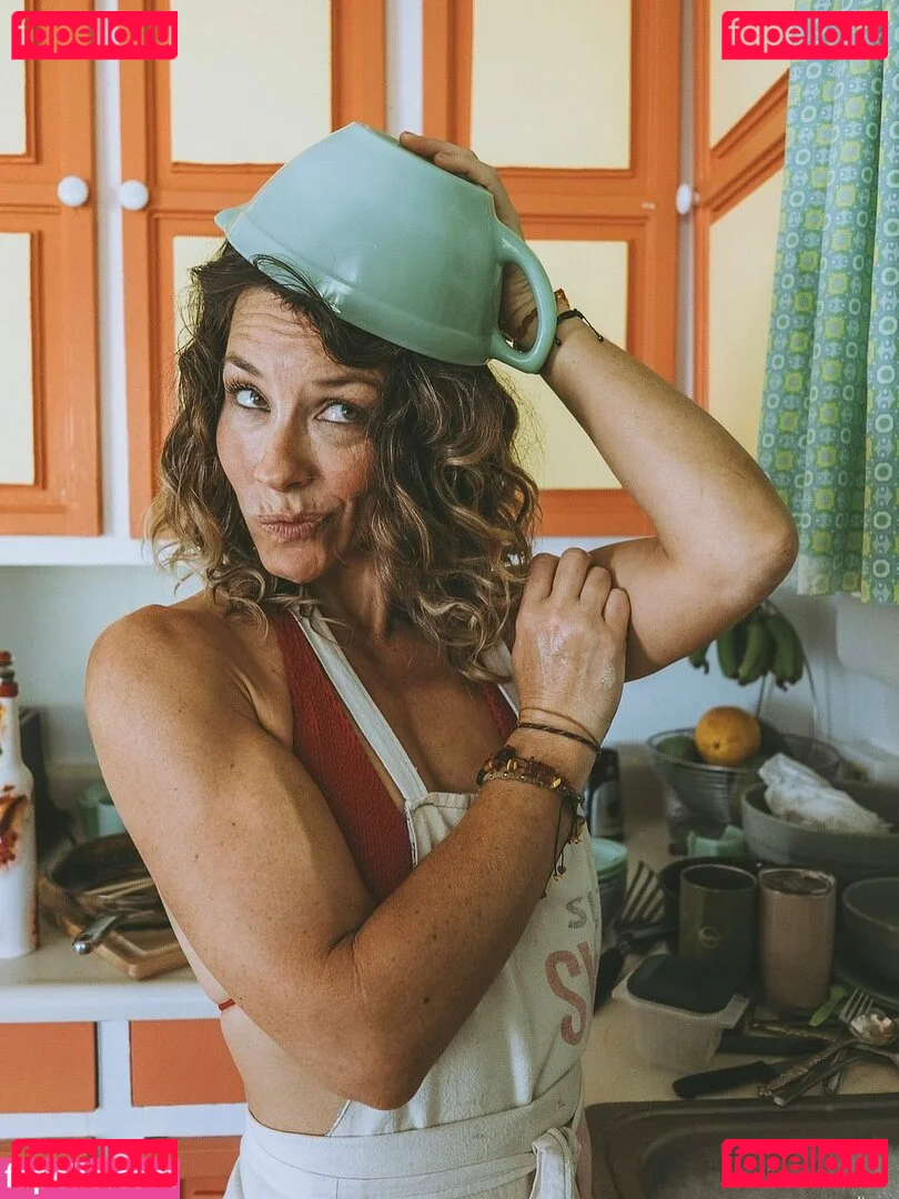 Evangeline Lilly Onlyfans Photo Gallery 