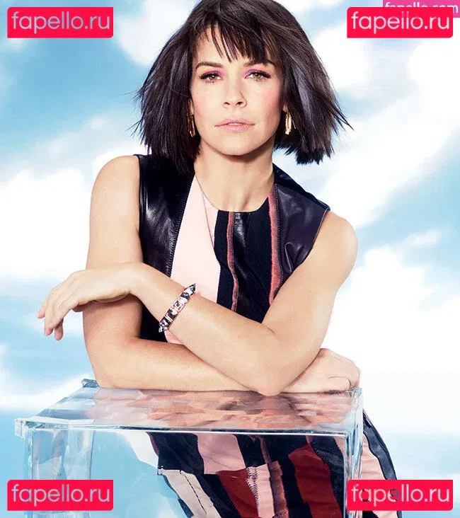 Evangeline Lilly Onlyfans Photo Gallery 