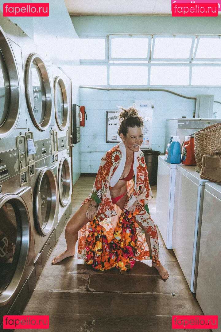 Evangeline Lilly Onlyfans Photo Gallery 