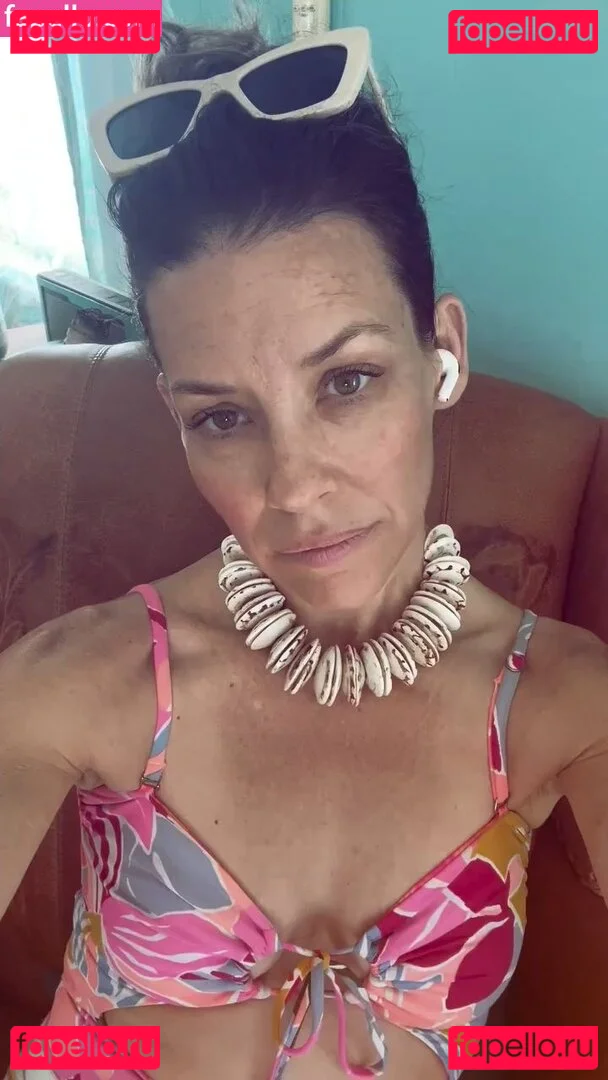 Evangeline Lilly Onlyfans Photo Gallery 