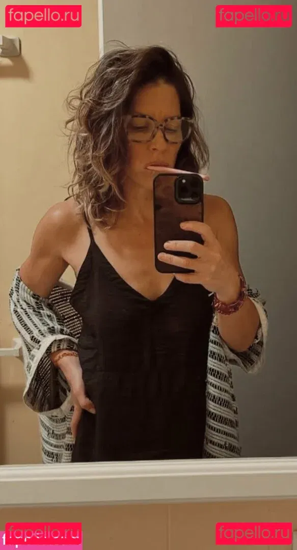 Evangeline Lilly Onlyfans Photo Gallery 