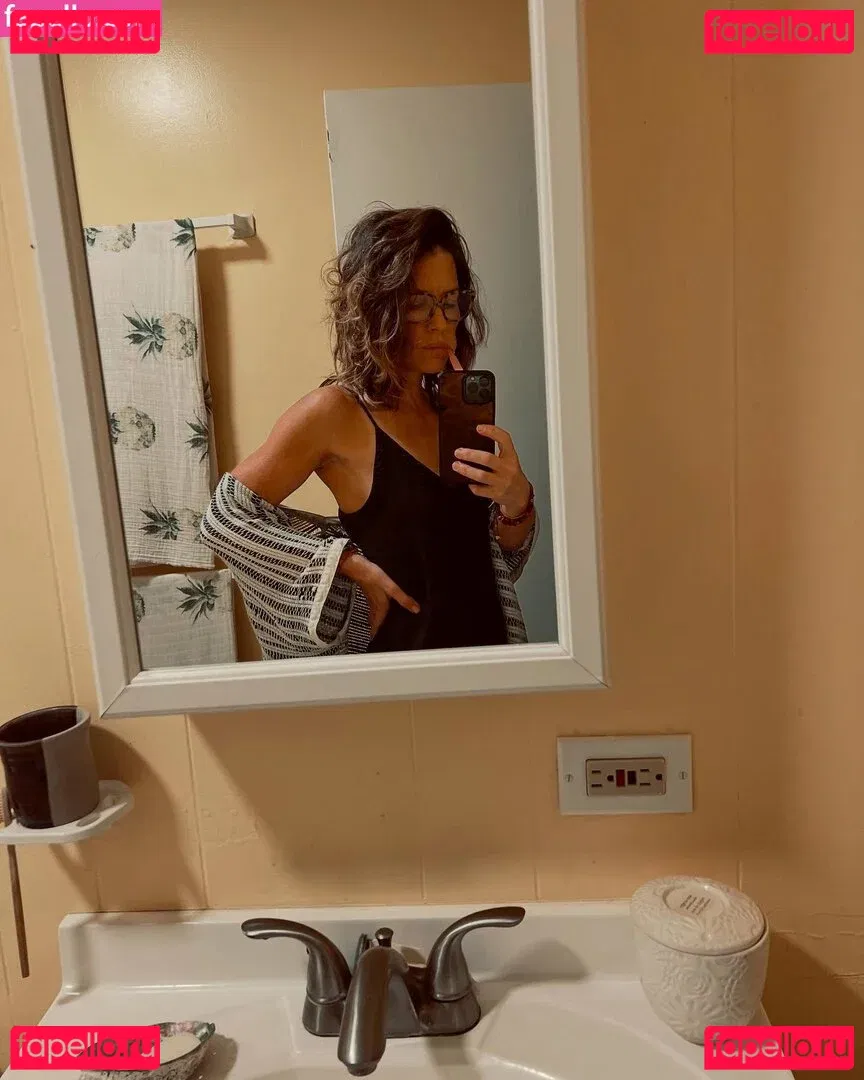 Evangeline Lilly Onlyfans Photo Gallery 