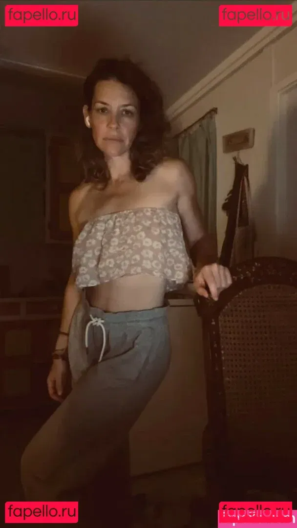 Evangeline Lilly Onlyfans Photo Gallery 