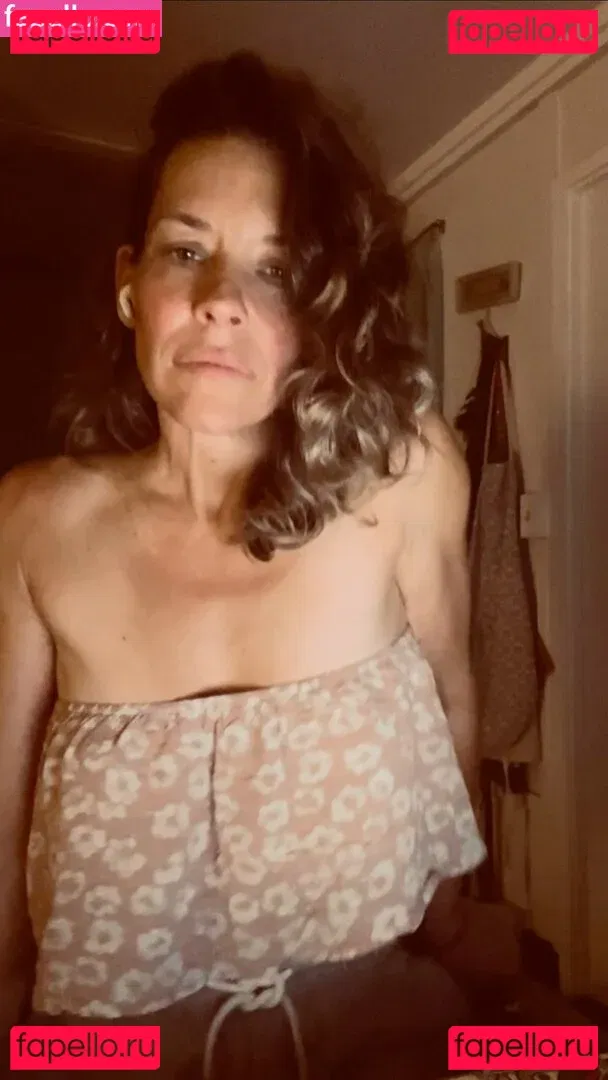 Evangeline Lilly Onlyfans Photo Gallery 