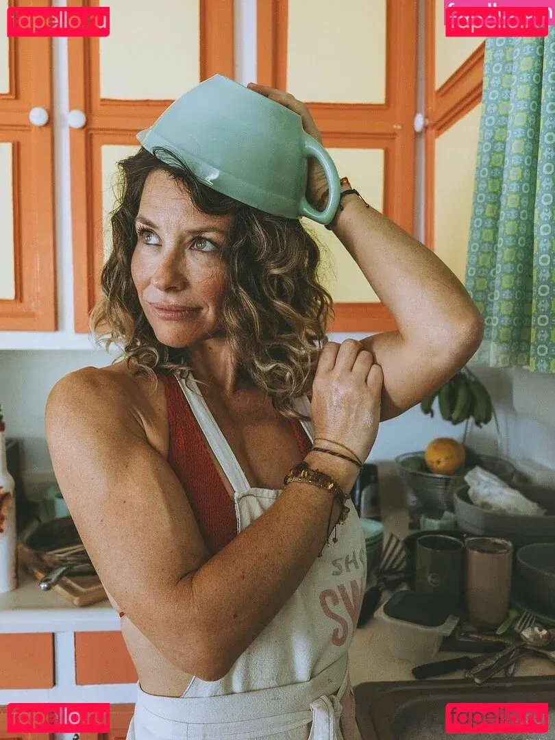 Evangeline Lilly Onlyfans Photo Gallery 