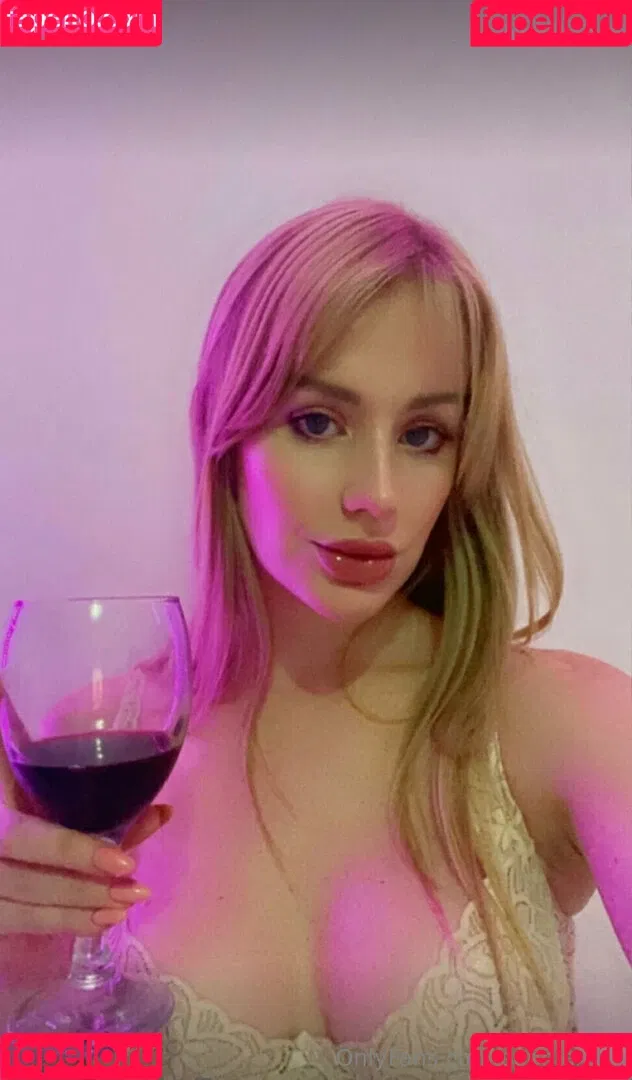 sophiax.xx Onlyfans Photo Gallery 