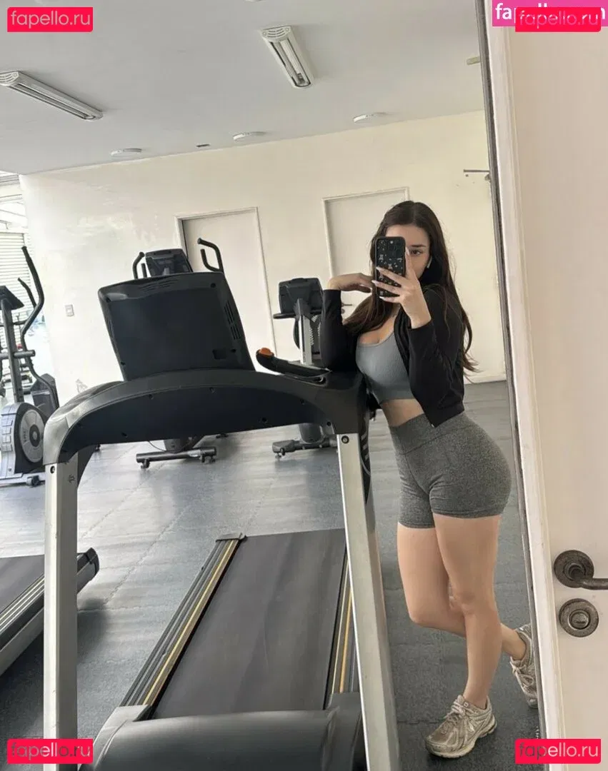 Yarely.ly Onlyfans Photo Gallery 