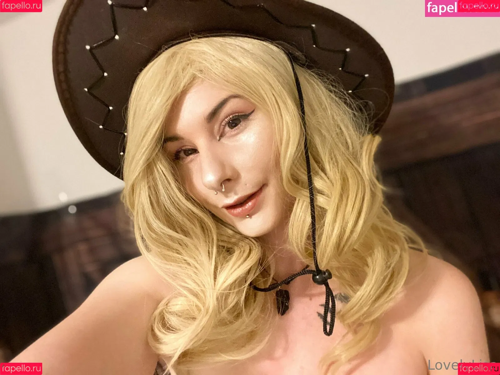 lisasayshello Onlyfans Photo Gallery 