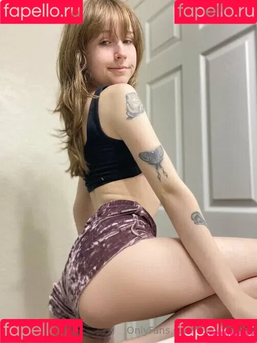 teensybella Onlyfans Photo Gallery 