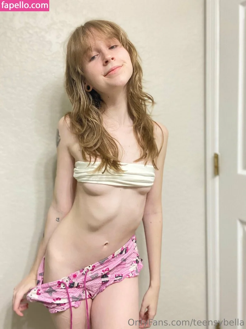 teensybella Onlyfans Photo Gallery 