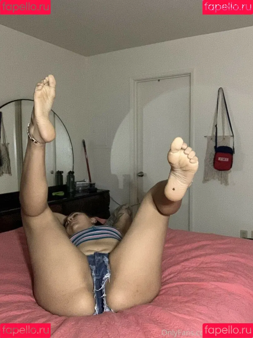 solidgoddesss97 Onlyfans Photo Gallery 