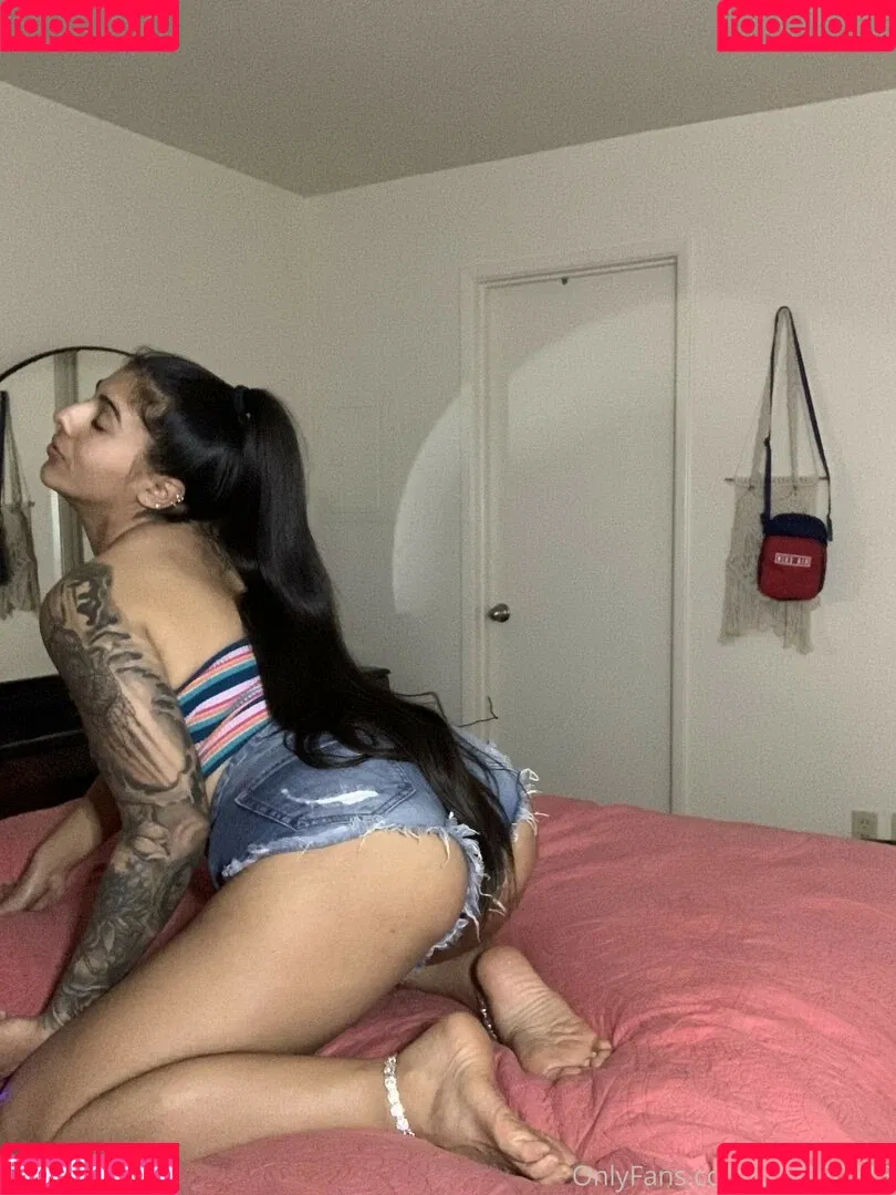 solidgoddesss97 Onlyfans Photo Gallery 