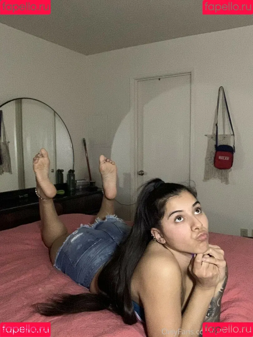 solidgoddesss97 Onlyfans Photo Gallery 