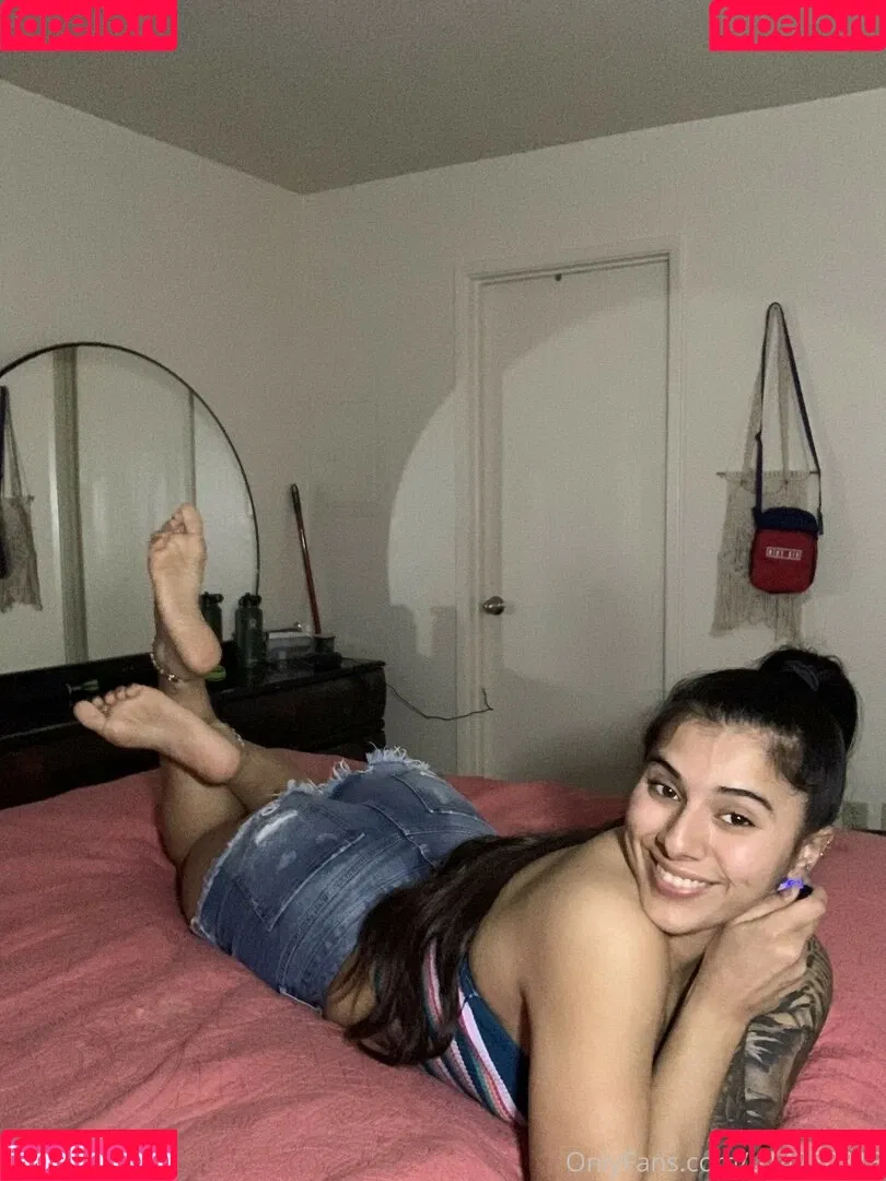 solidgoddesss97 Onlyfans Photo Gallery 