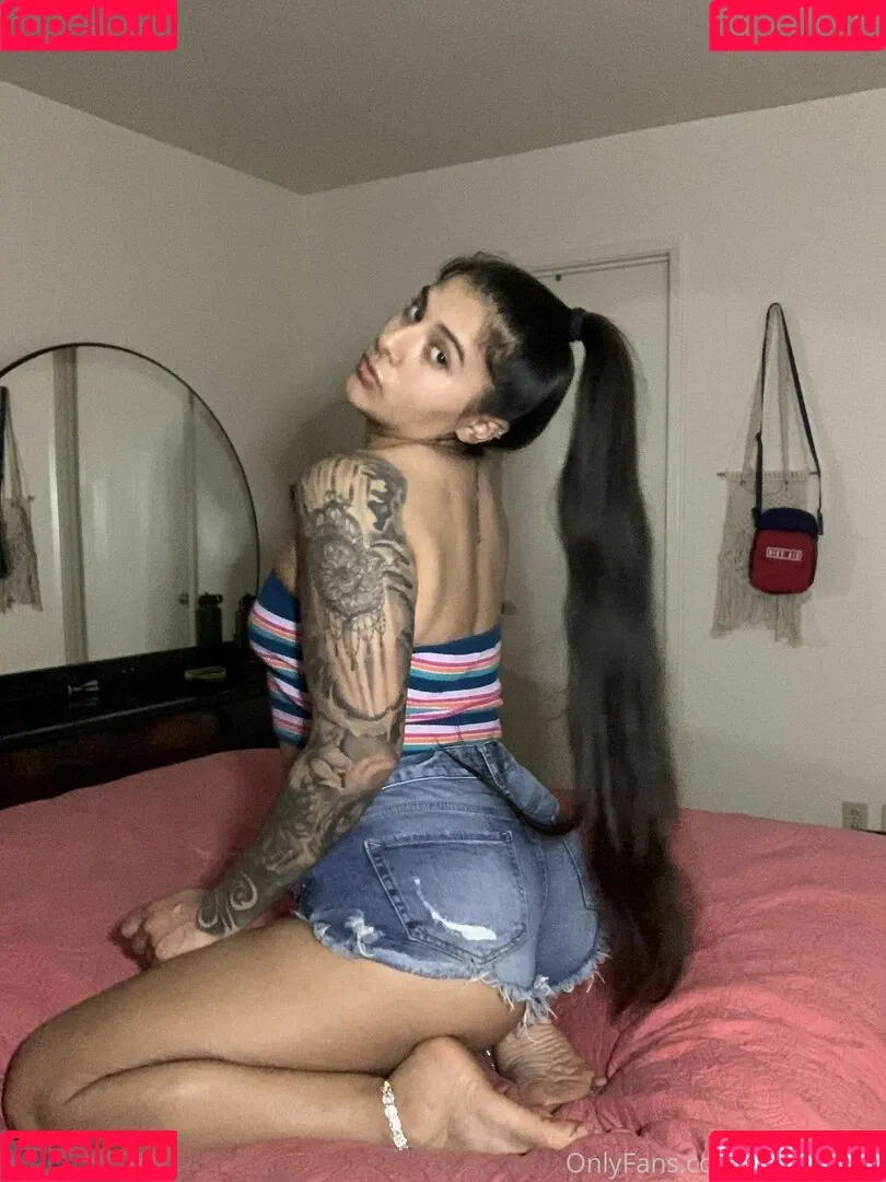 solidgoddesss97 Onlyfans Photo Gallery 