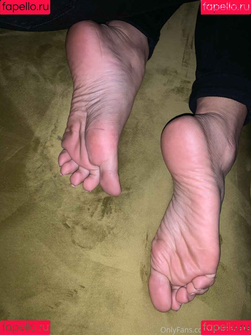 solidgoddesss97 Onlyfans Photo Gallery 