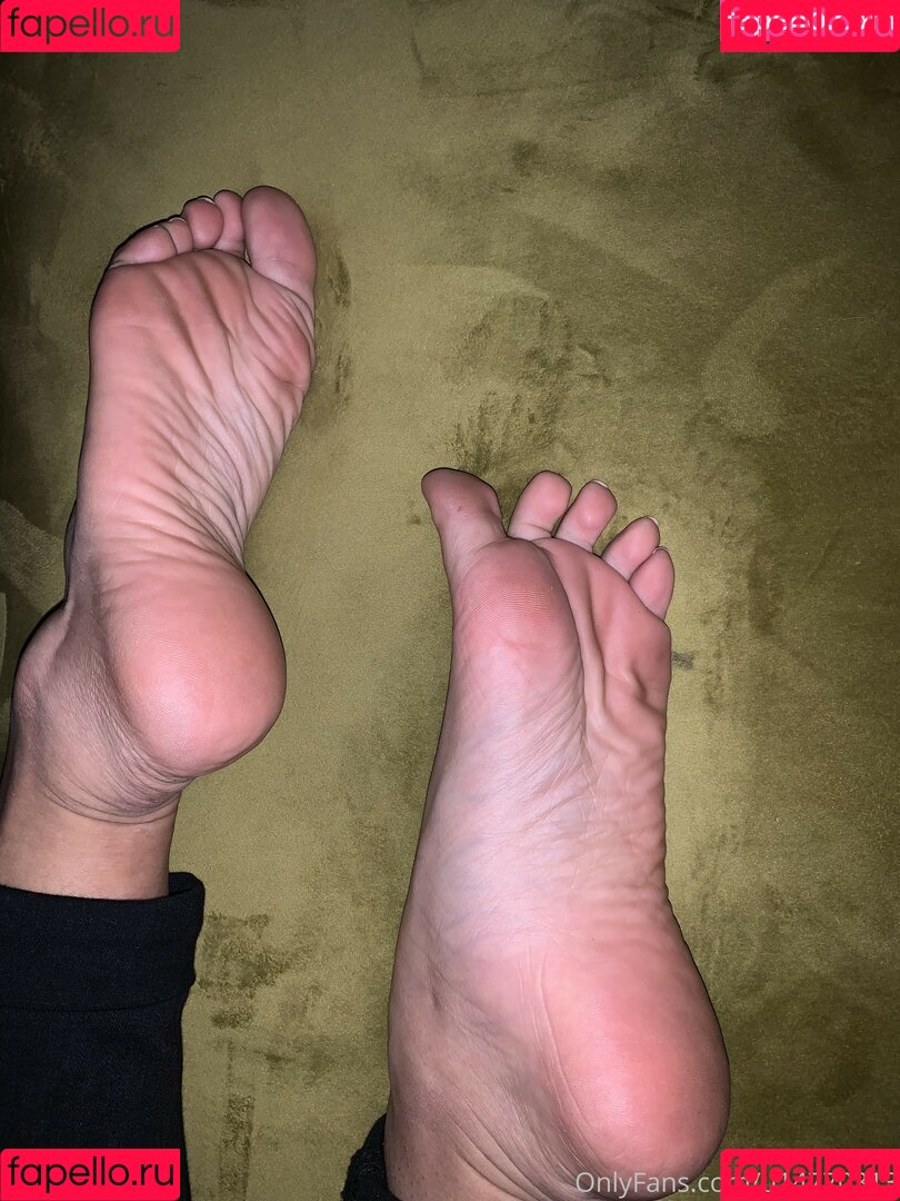 solidgoddesss97 Onlyfans Photo Gallery 