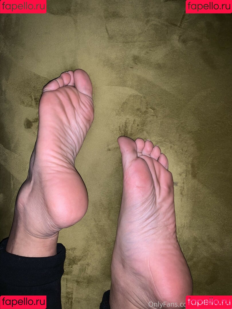 solidgoddesss97 Onlyfans Photo Gallery 