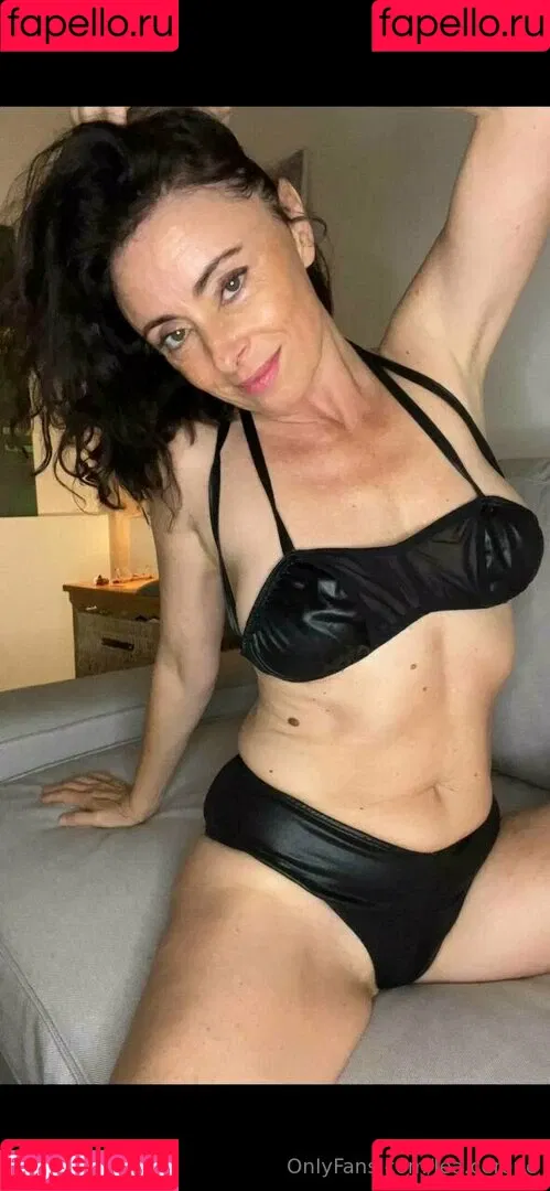 lea.cerone Onlyfans Photo Gallery 