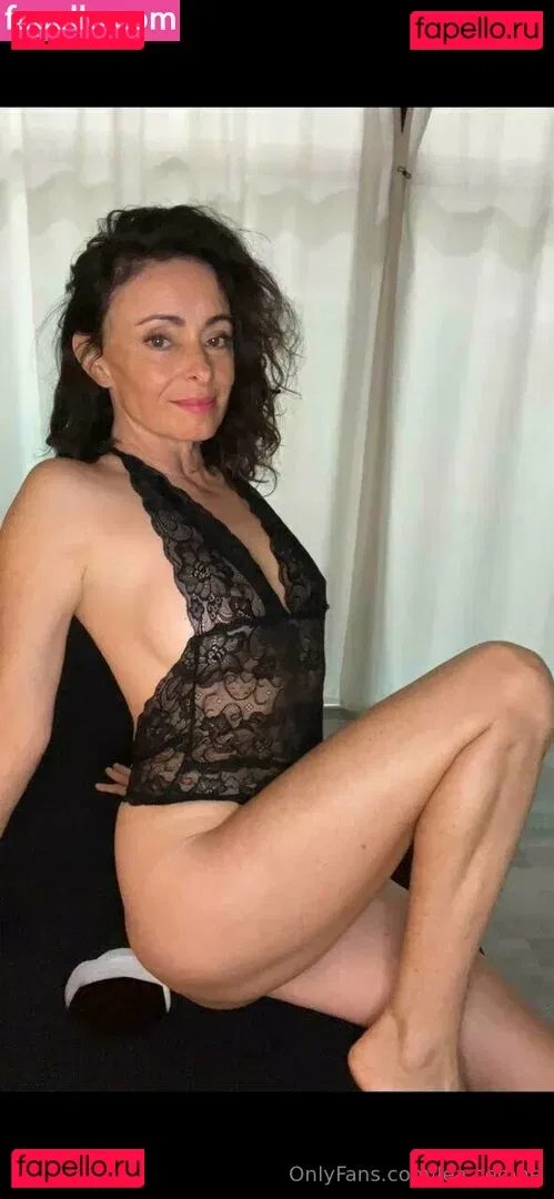 lea.cerone Onlyfans Photo Gallery 