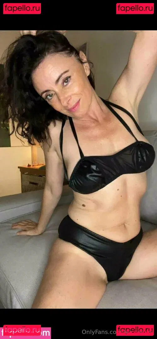 lea.cerone Onlyfans Photo Gallery 