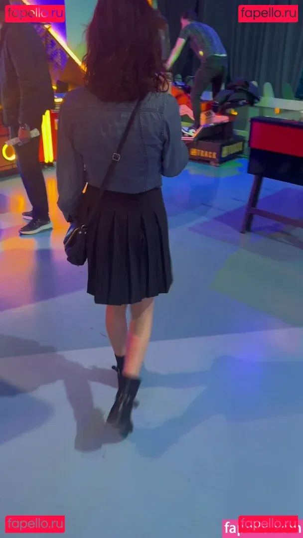 lea.cerone Onlyfans Photo Gallery 