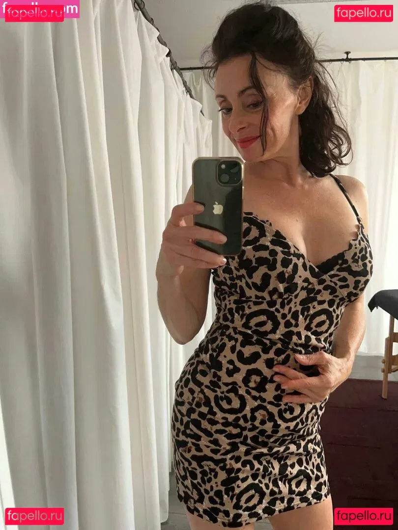 lea.cerone Onlyfans Photo Gallery 