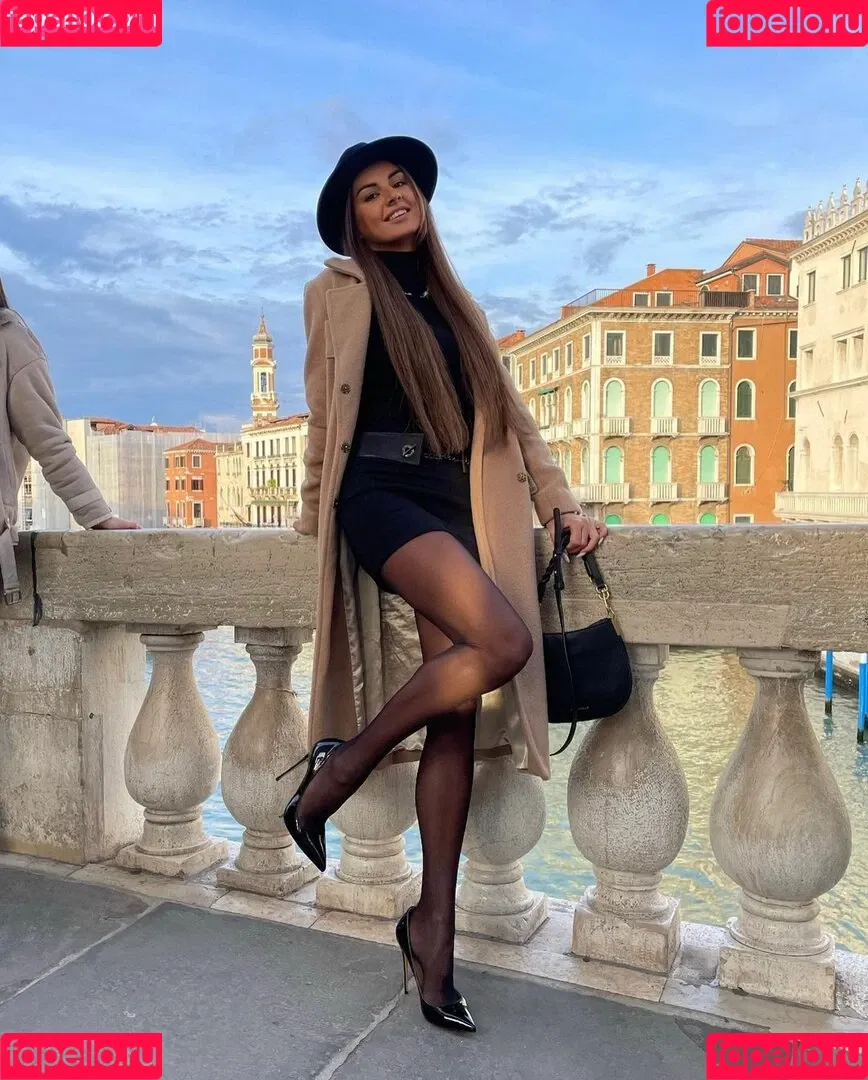 Leila Victoria Onlyfans Photo Gallery 