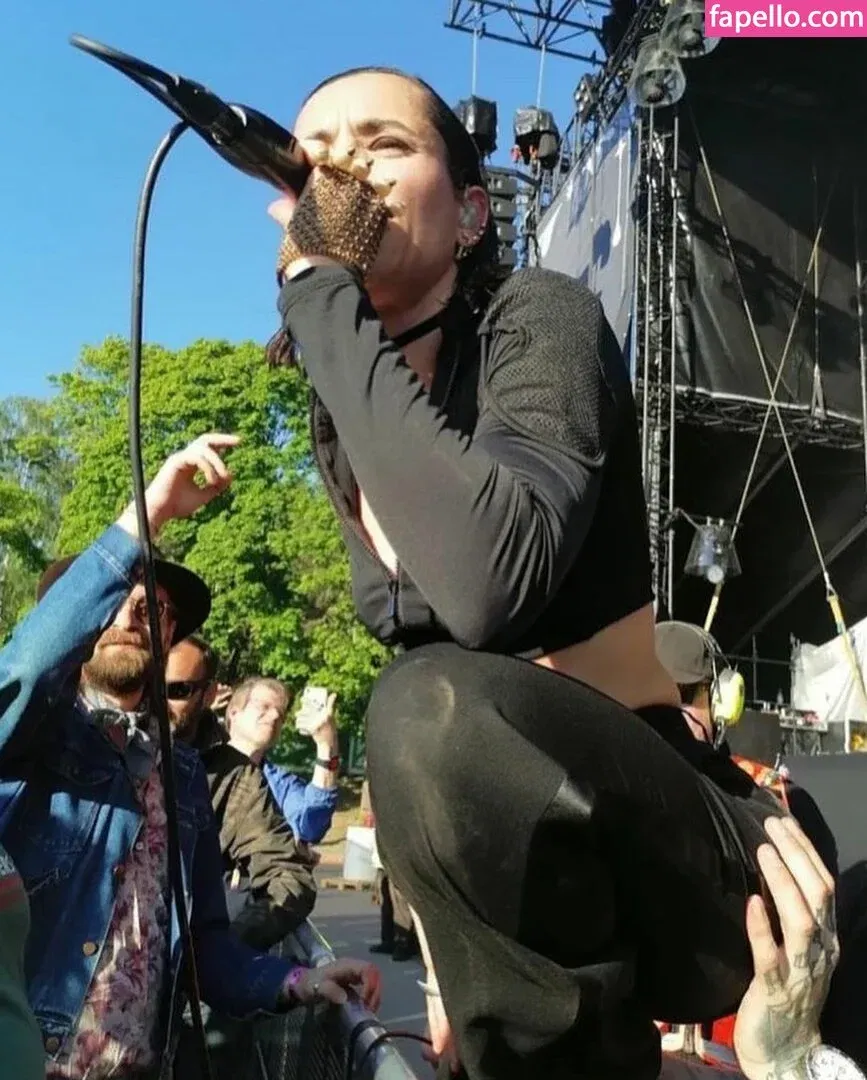 Jehnny Beth Onlyfans Photo Gallery 