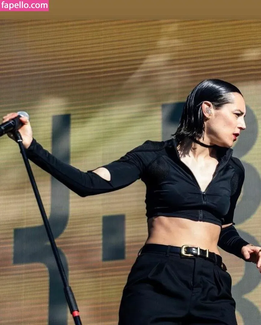 Jehnny Beth Onlyfans Photo Gallery 