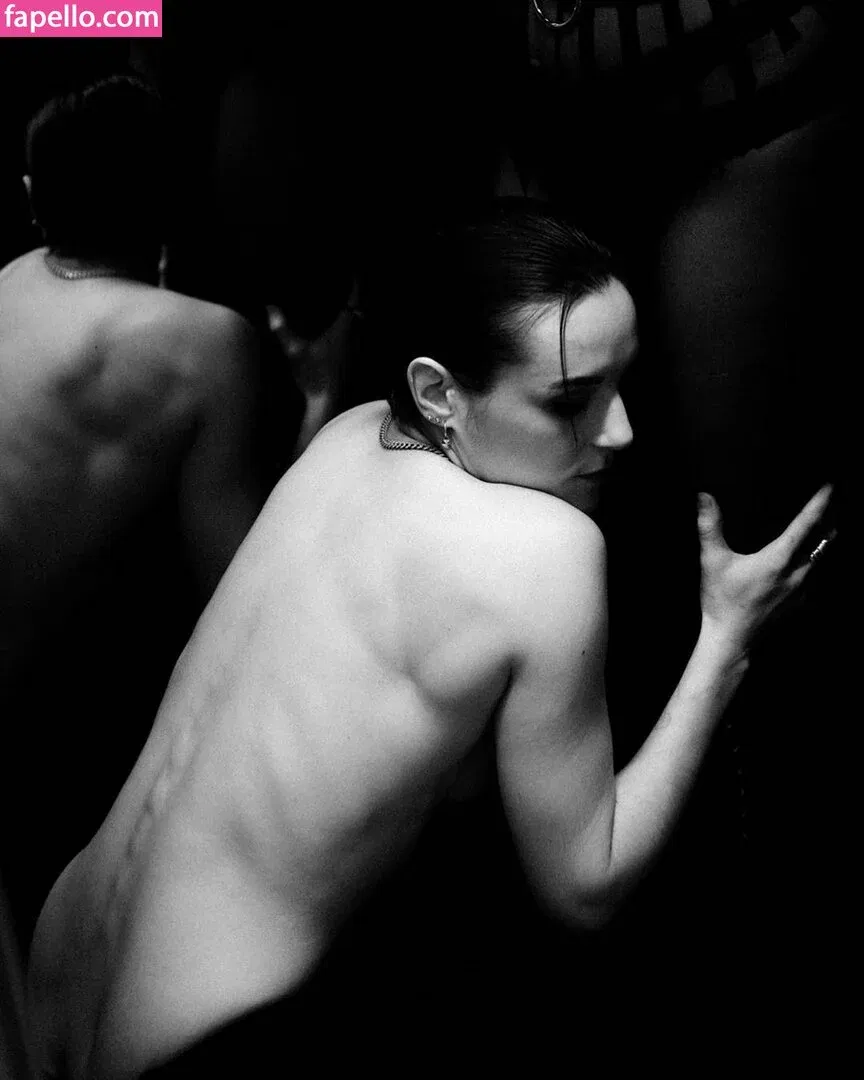 Jehnny Beth Onlyfans Photo Gallery 