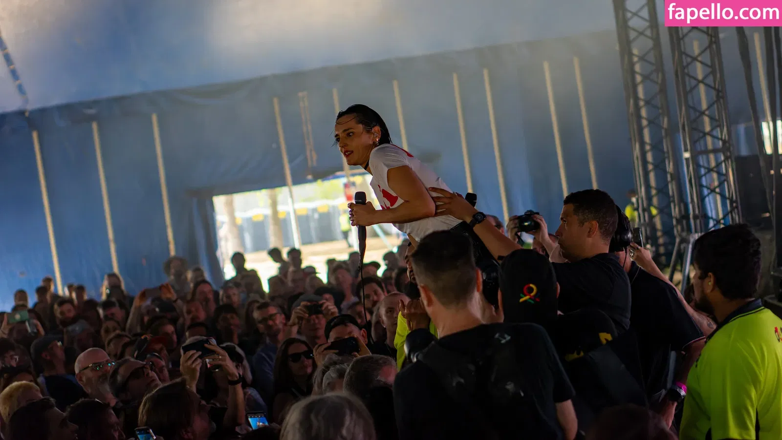 Jehnny Beth Onlyfans Photo Gallery 