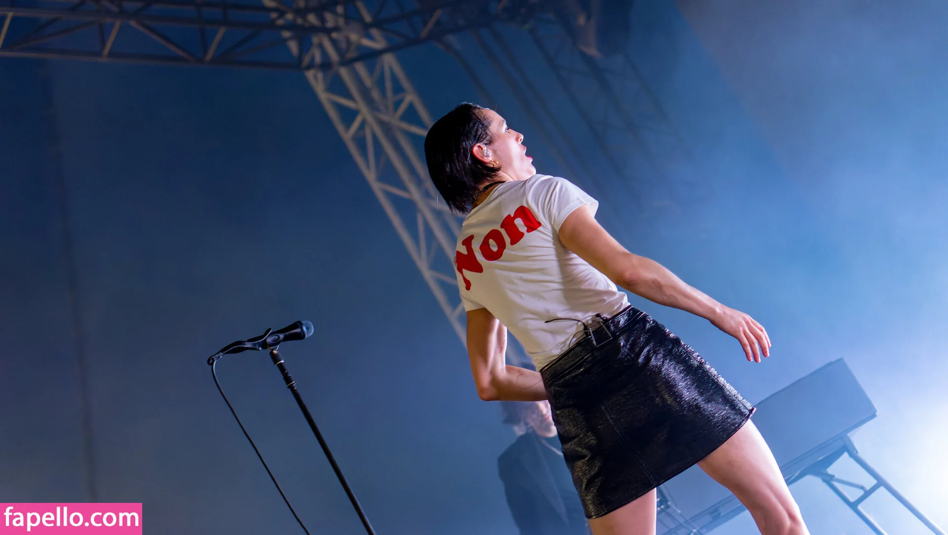 Jehnny Beth Onlyfans Photo Gallery 