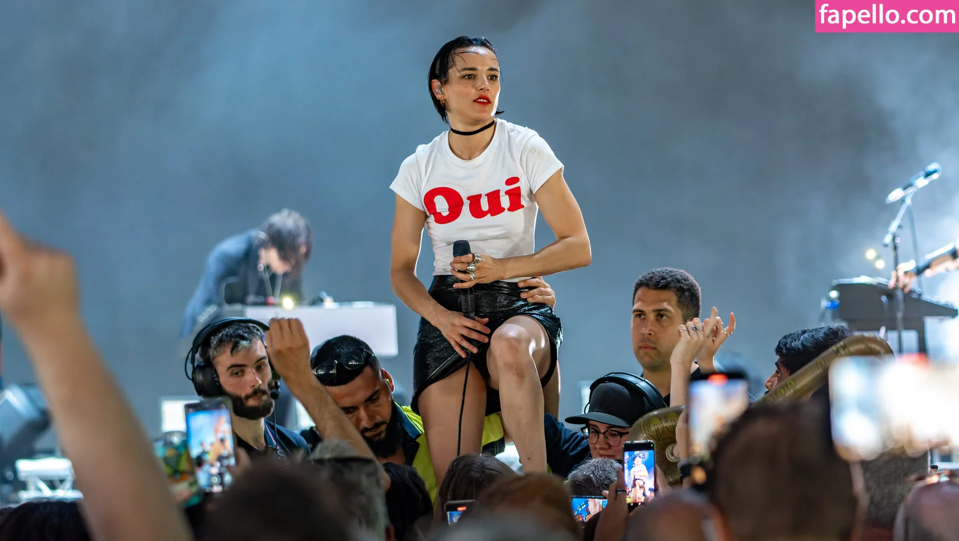 Jehnny Beth Onlyfans Photo Gallery 