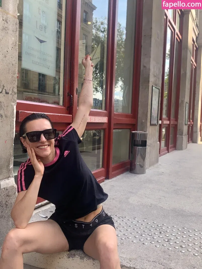 Jehnny Beth Onlyfans Photo Gallery 