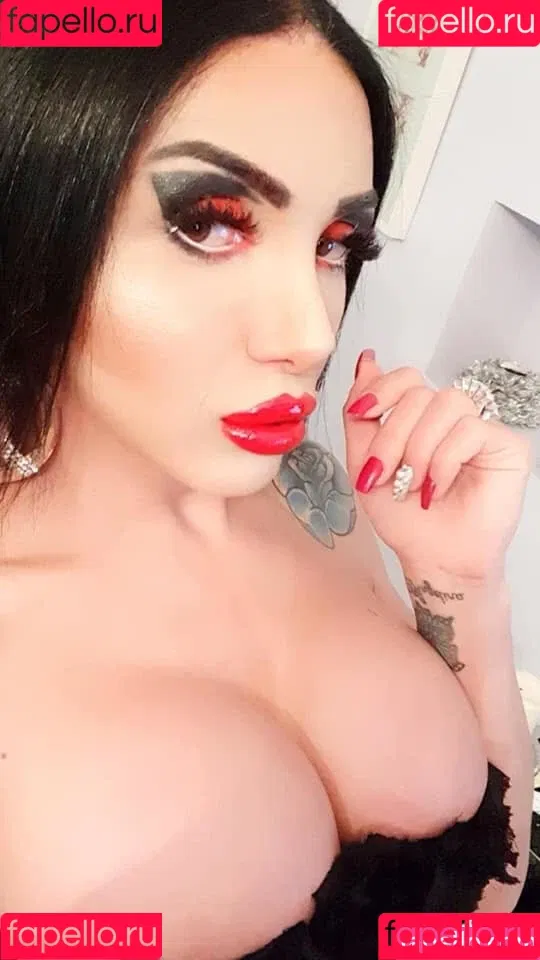 TS Afet Yakar Onlyfans Photo Gallery 